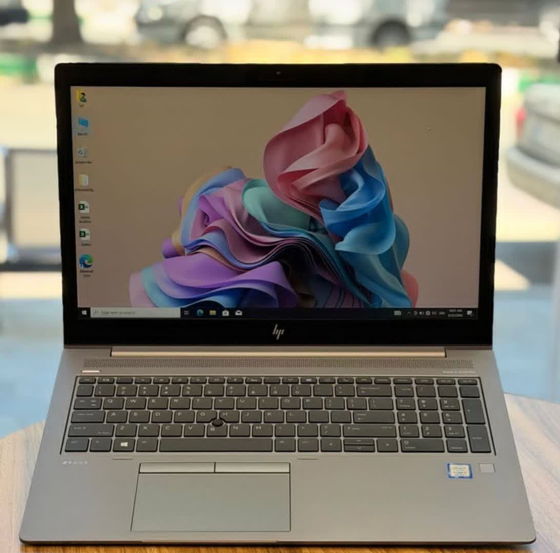 لپ‌تاپ استوک hp مدل zbook 15ug6پردازنده corei7 نسل 8 رم 8