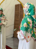 روسری نخی سبز قواره 135 با رنگهای پاستیلی