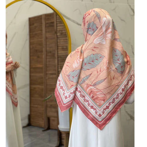 روسری نخی طرحدار قواره 135 حنایی خاکستری