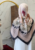 روسری نخی قواره 135 گل قرمز دشت