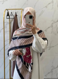 روسری نخی قواره 135 گل قرمز دشت