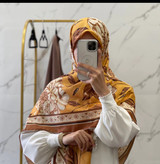 روسری نخی قواره 135 گل داوودی طلایی
