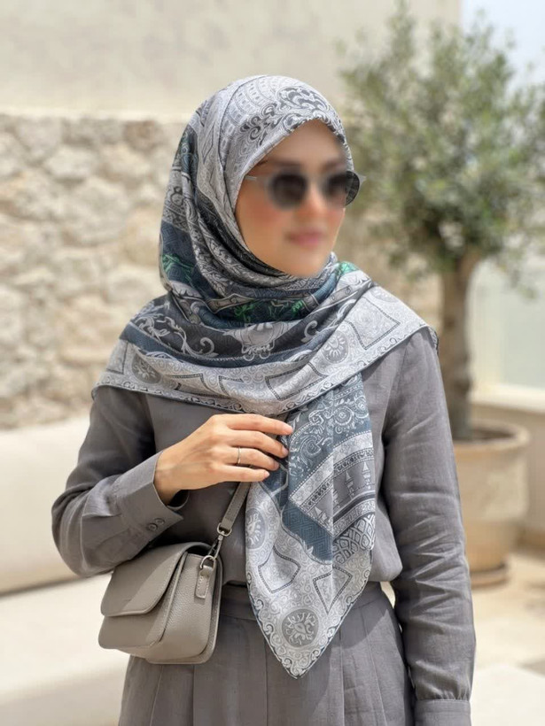 روسری نخی کاستوم اصل قواره 140 طرح ایزابل